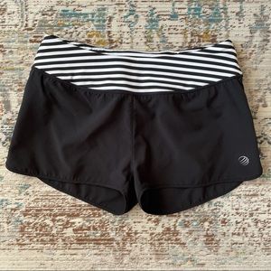 MPG workout shorts size small